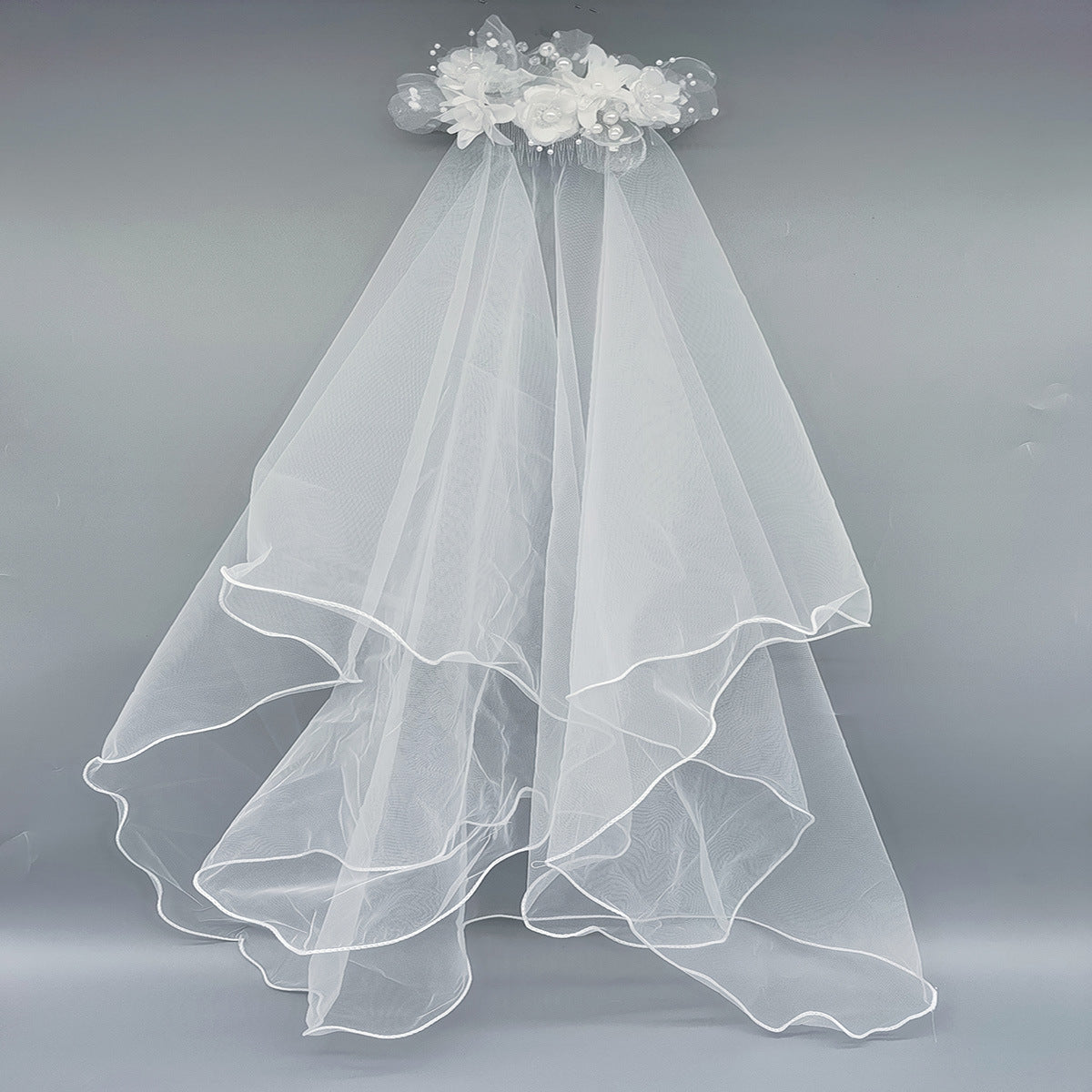 Bride and Bridesmaid White Pearl Overlay Double-Layer Veil Hair Comb Wedding Headdress Party Holiday Mesh Flower Set Hair Accessories