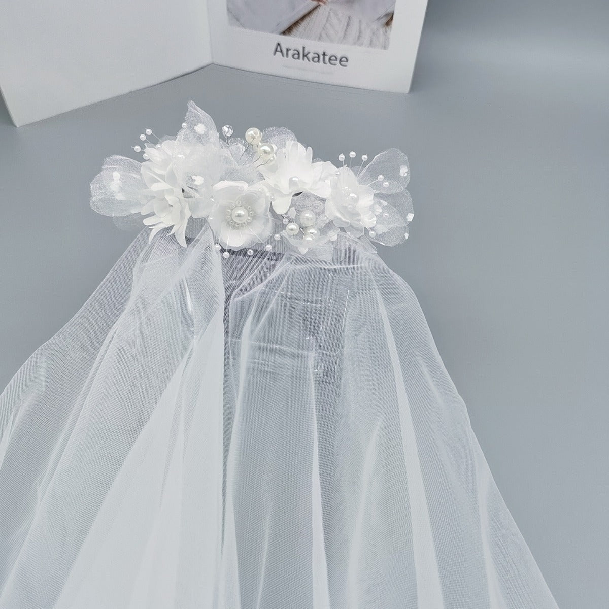 Bride and Bridesmaid White Pearl Overlay Double-Layer Veil Hair Comb Wedding Headdress Party Holiday Mesh Flower Set Hair Accessories